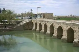 Historical Bridge 300x200 - Varzaneh Desert