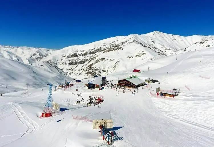 Dizzin ski resort upview - Dizin Ski Resort Guide